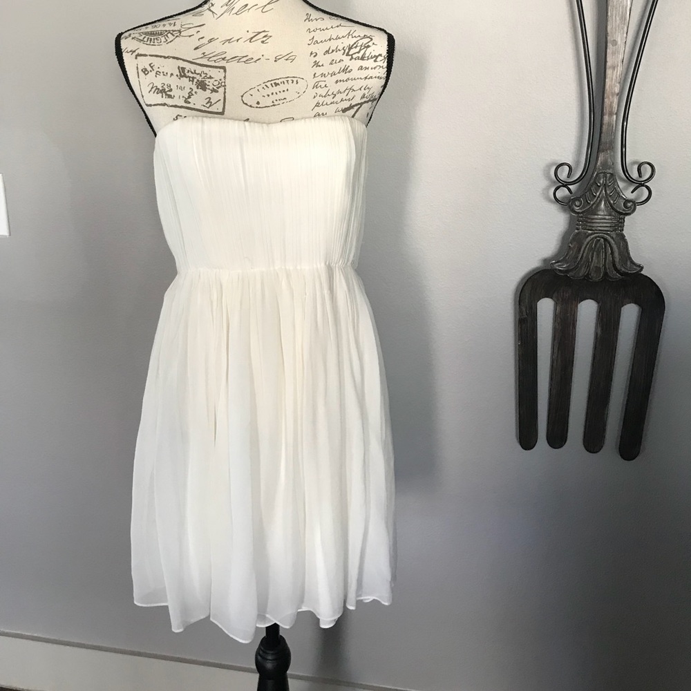 Beautiful Alice and Olivia mini strapless dress